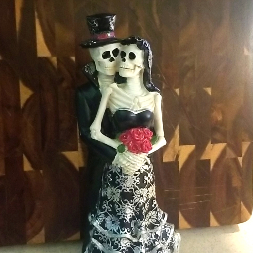 Day of the Dead decoration wedding couple